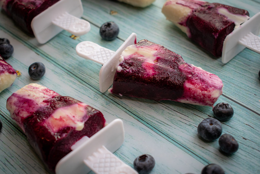 blueberry popsicles with yogurt